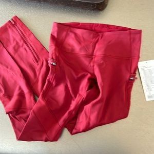lululemon keep the fleece tight size 4 NWT